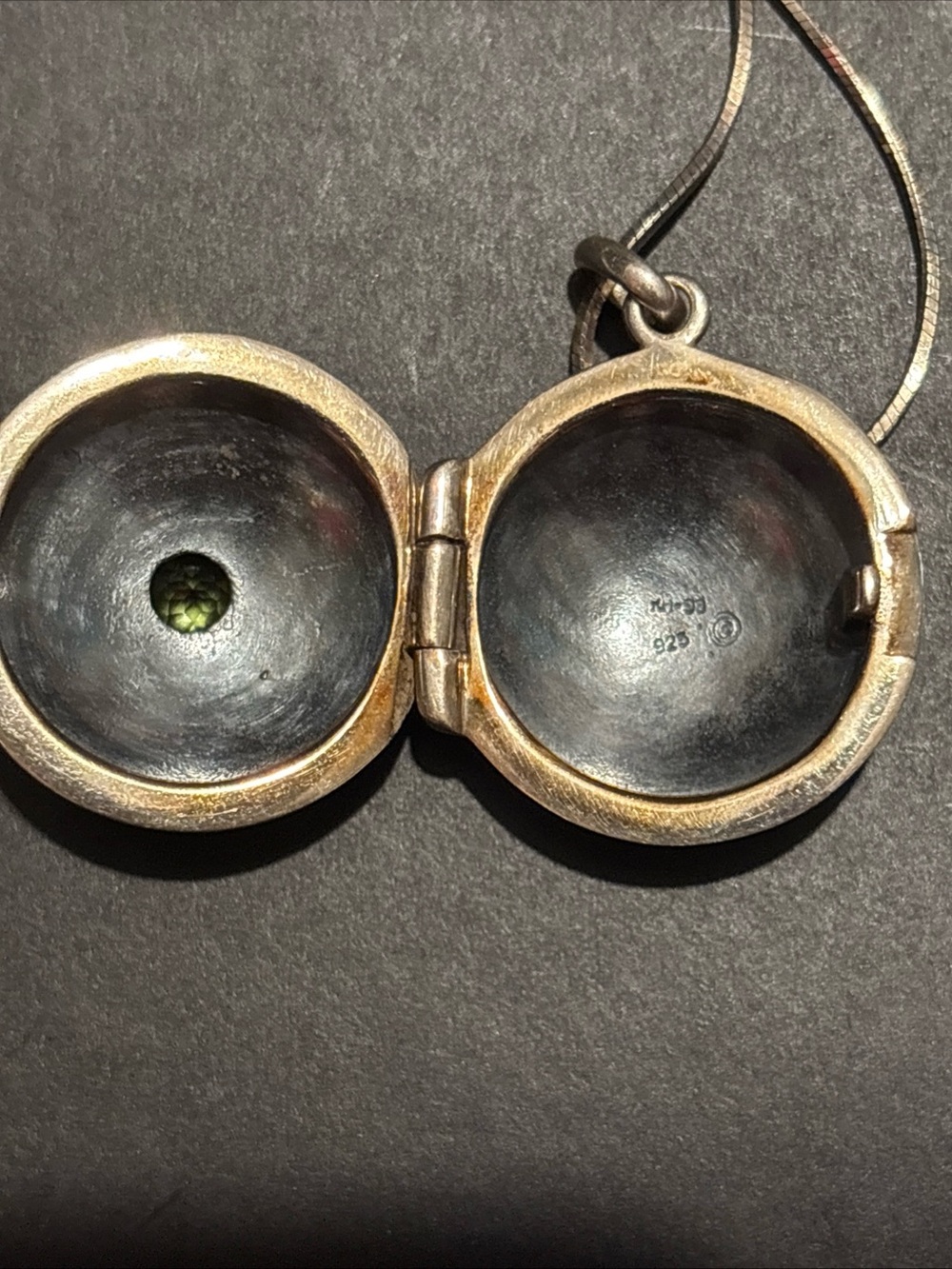 Unique Vintage Silver925 Clover Locket Necklace with Green Stone - Picture 5 of 8